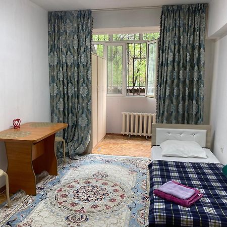 Like Home Apartments Timiryazev Street Алма Ата Екстериор снимка