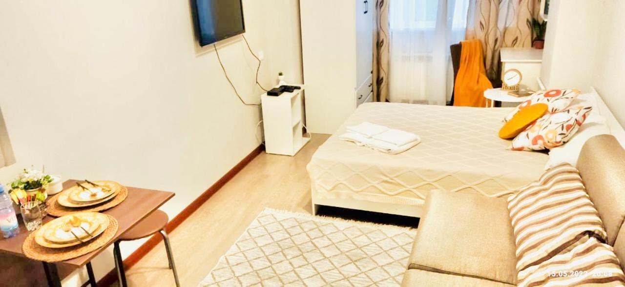 Like Home Apartments Timiryazev Street Алма Ата Екстериор снимка