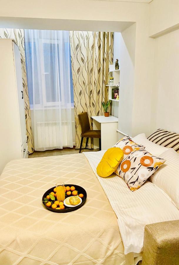 Like Home Apartments Timiryazev Street Алма Ата Екстериор снимка