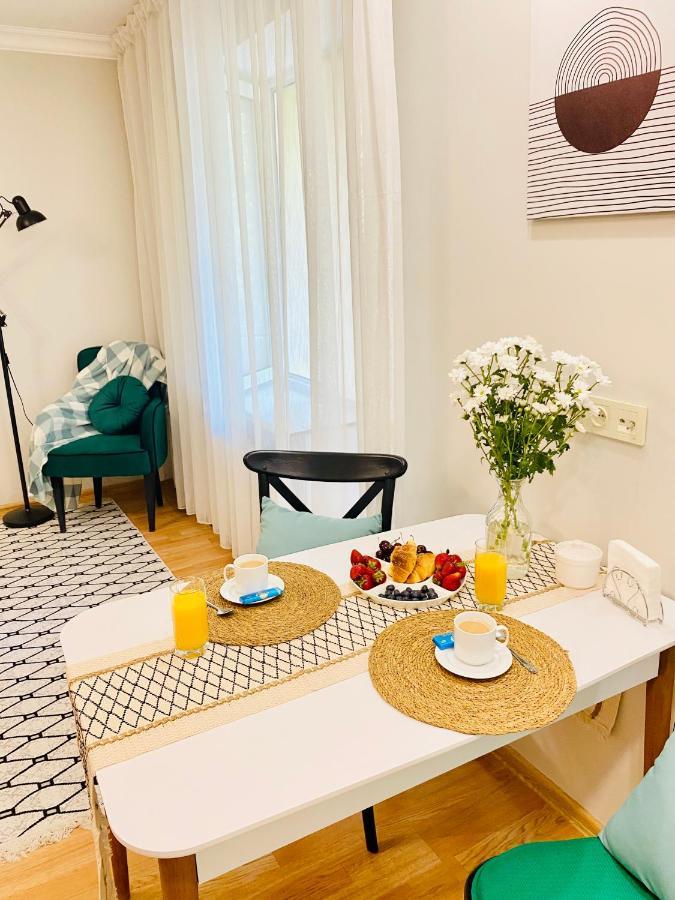 Like Home Apartments Timiryazev Street Алма Ата Екстериор снимка