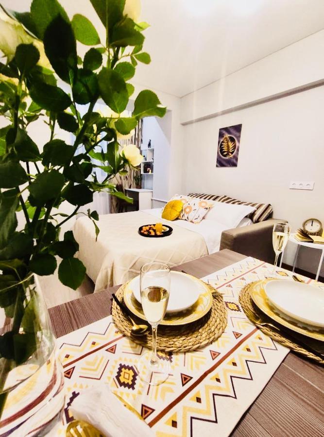 Like Home Apartments Timiryazev Street Алма Ата Екстериор снимка