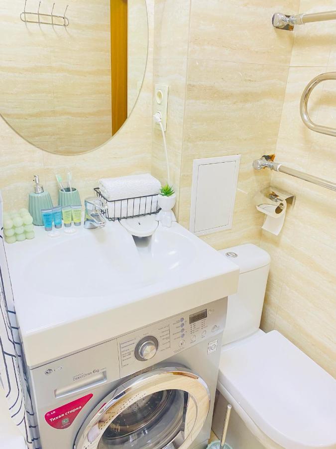 Like Home Apartments Timiryazev Street Алма Ата Екстериор снимка