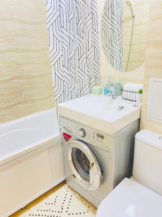 Like Home Apartments Timiryazev Street Алма Ата Екстериор снимка