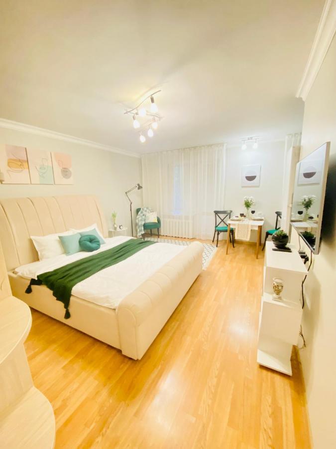 Like Home Apartments Timiryazev Street Алма Ата Екстериор снимка